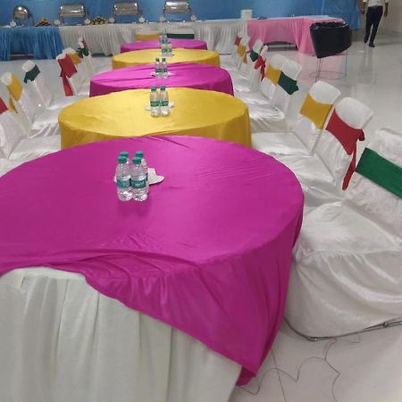 鲁德拉大陆酒店 Rudrapur 外观 照片