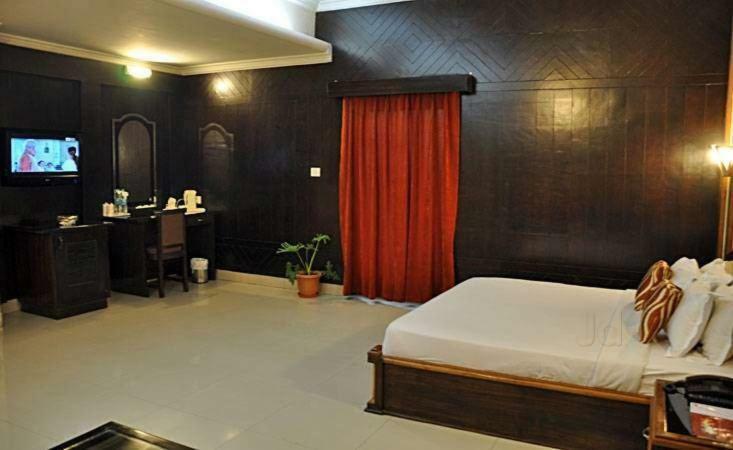 鲁德拉大陆酒店 Rudrapur 外观 照片