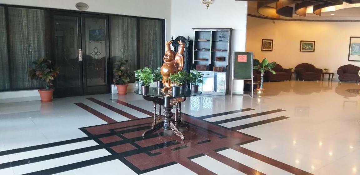 鲁德拉大陆酒店 Rudrapur 外观 照片