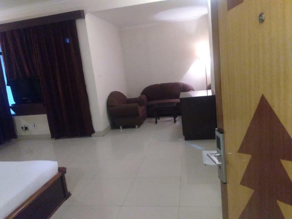 鲁德拉大陆酒店 Rudrapur 外观 照片