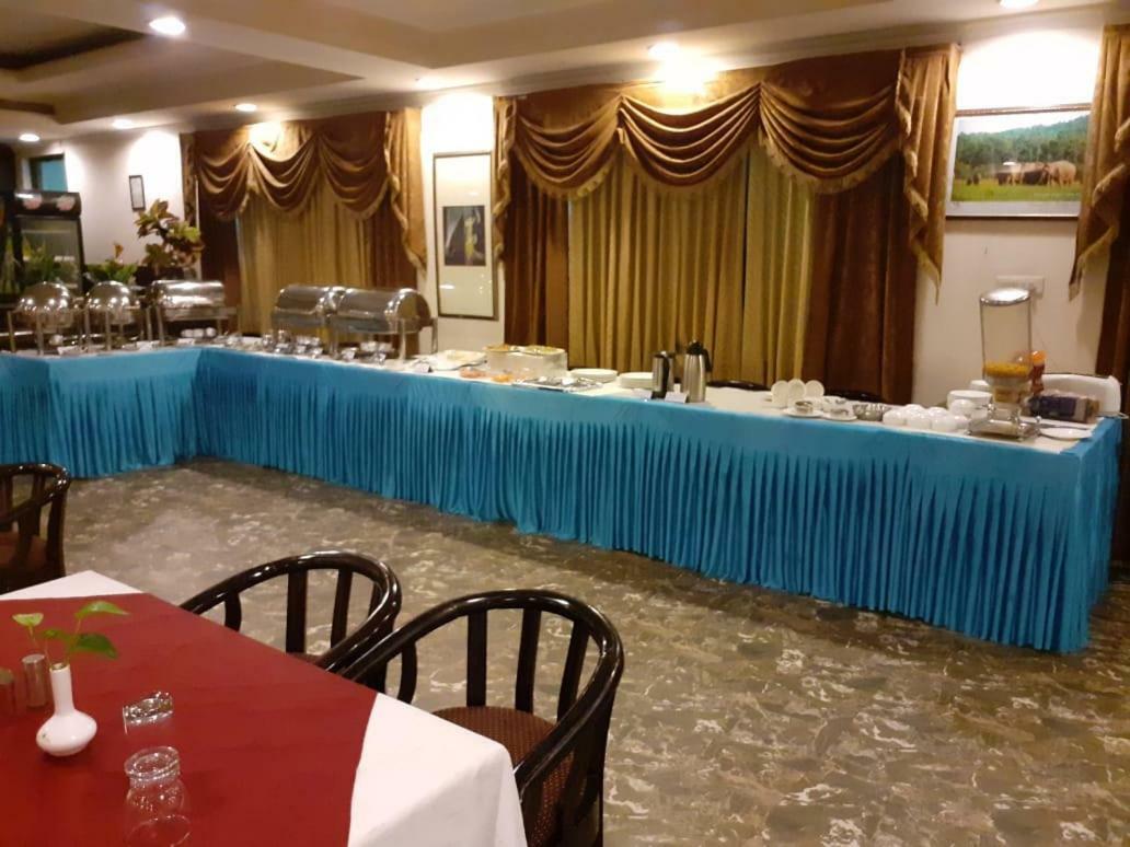 鲁德拉大陆酒店 Rudrapur 外观 照片