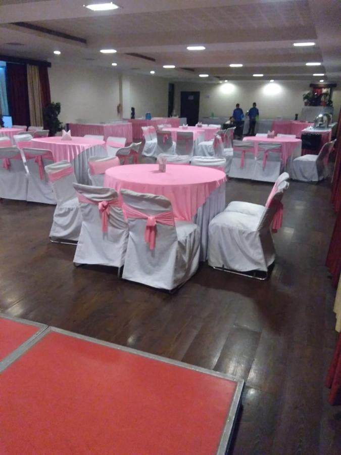 鲁德拉大陆酒店 Rudrapur 外观 照片