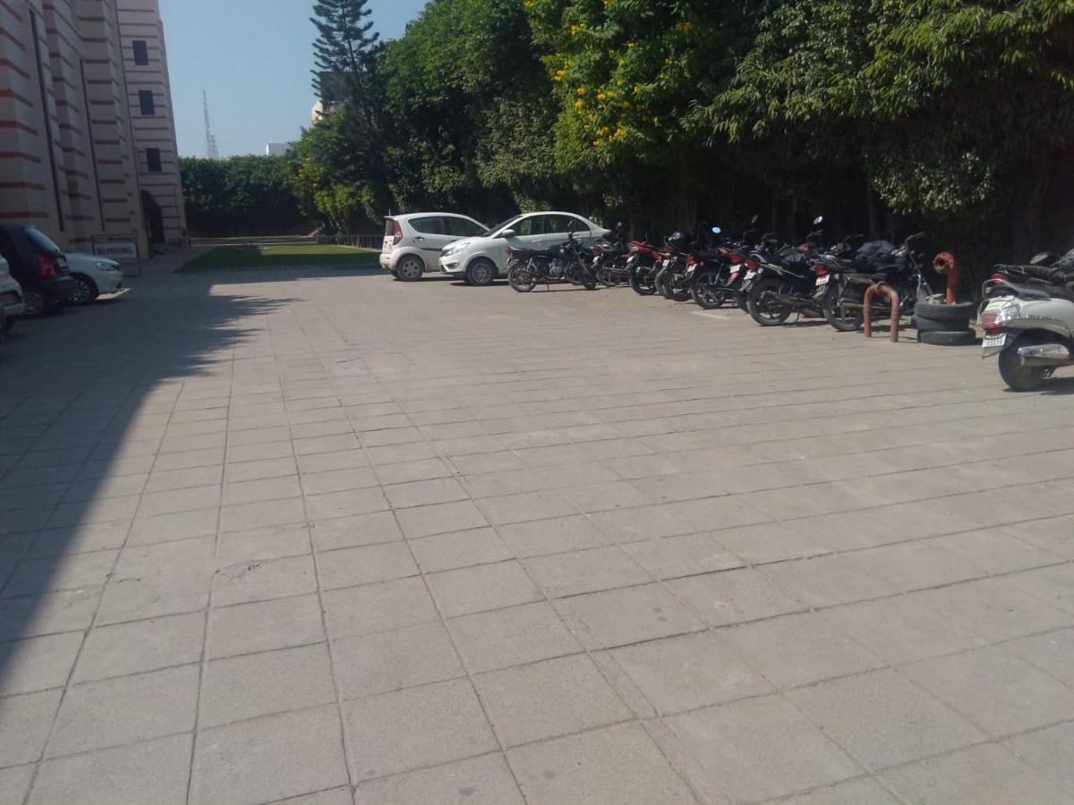 鲁德拉大陆酒店 Rudrapur 外观 照片