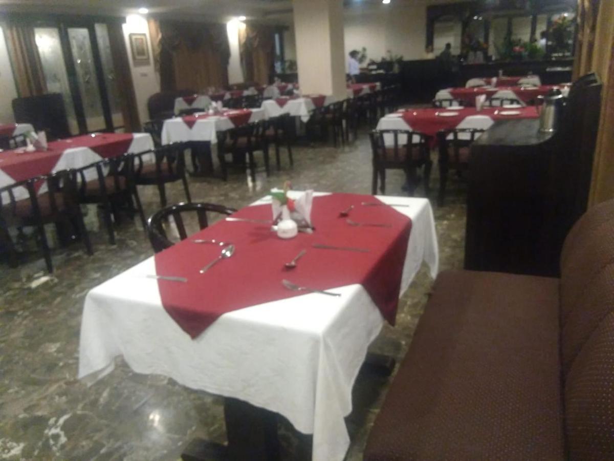 鲁德拉大陆酒店 Rudrapur 外观 照片